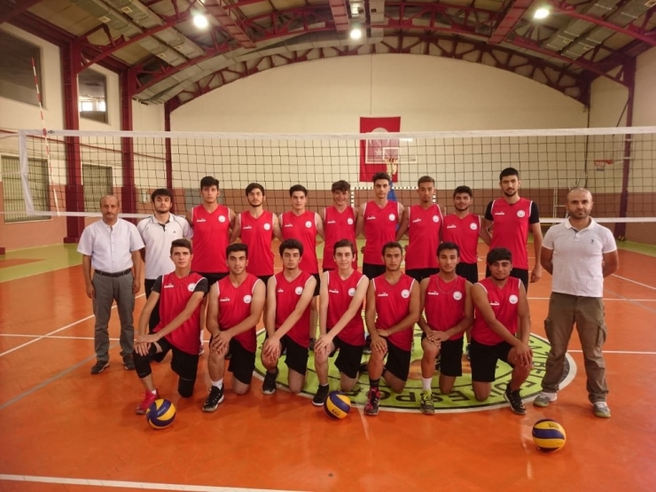 Melikgazi Belediyespor Voleybol Genç Ve Yıldız Takımı Sezonu Açtı