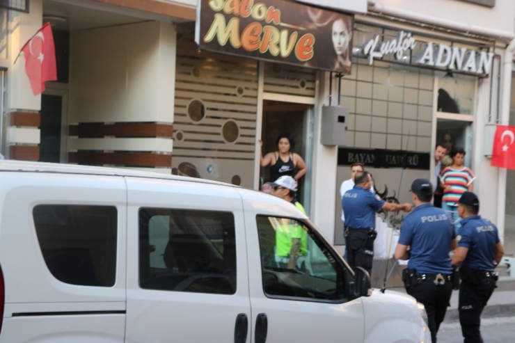 Boşanma Aşamasındaki Karısını Başından Vurarak Öldürdü