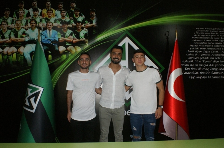 Sakaryaspor 18 Futbolcuyu Kadrosuna Kattı