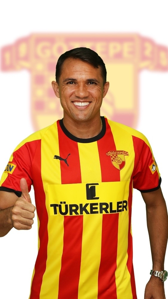 Göztepe, Mossoro’yu Açıkladı