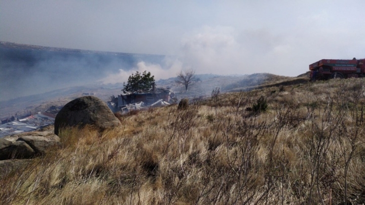 Tatlısu’da 15 Dekar Makilik Alan Yandı