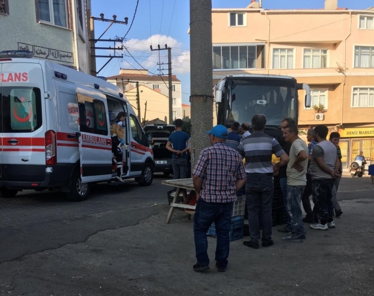 Tekirdağ’da Görünmez Kaza: Otobüs İle Otomobilin Arasında Sıkıştı
