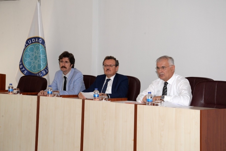 Üniversite Yönetimi Tarlada