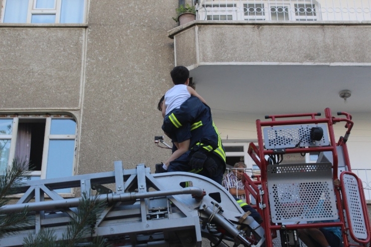 Apartmanın Bodrum Katında Çıkan Yangın Korkuttu