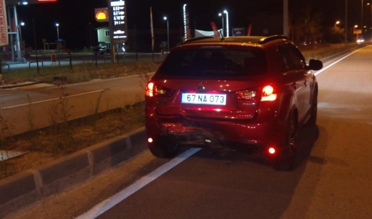 Polisin ’Dur’ İhtarına Uymadı Kaza Yaptı: 2 Yaralı