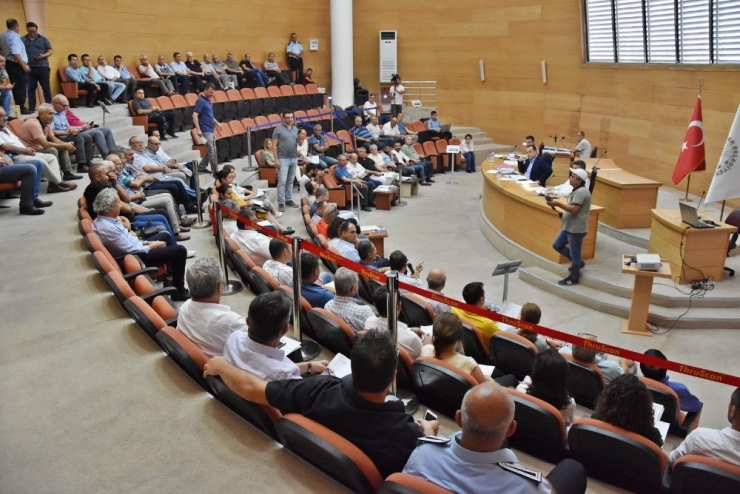 Akhisar Belediye Meclisi Gündemindeki Maddeleri Görüştü