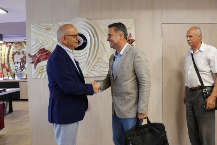 Akhisar Osb Yönetimi Başkan Ergün’ü Ziyaret Etti