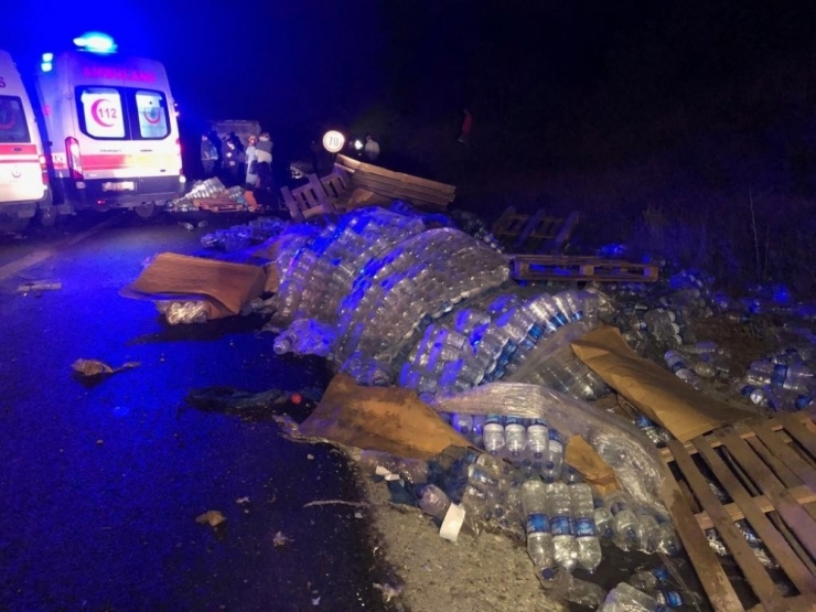 Başkent’te Yolcu Otobüsü, Devrilen Tır’a Çarptı: 1 Yaralı