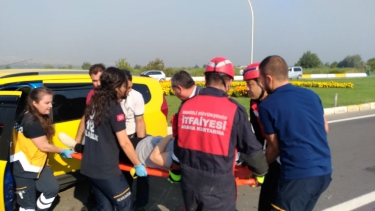 Denizli’de Trafik Kazası: 2 Yaralı