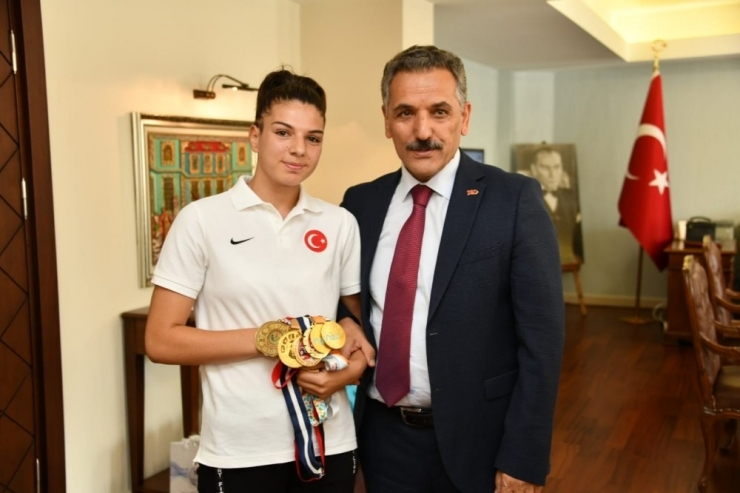 7. Kez Üst Üste Dünya Şampiyonluğunu Getiren Atlayış