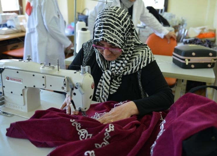 Yakmek’ler Kursiyerlerine Terapi Gibi Geliyor