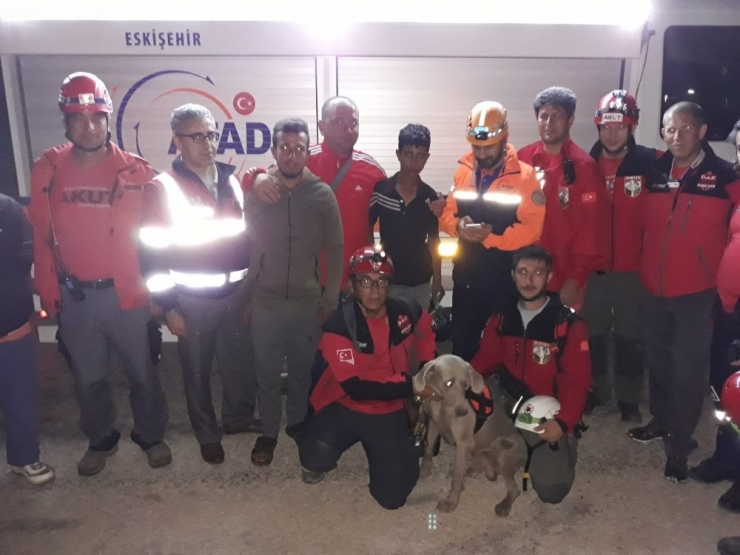 Kayıp Genç Tarlada Uyuyakalmış