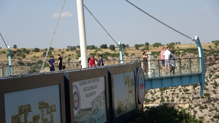 Uşak Sevdalısı Gurbetçi, Uşak’ı Dünya’ya Tanıtacak