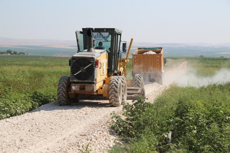 Haliliye Kırsalında Yol Yapım Çalışmaları Sürüyor