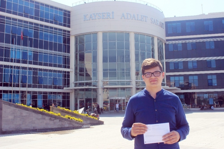 Açıkta Kalan Okul Birincisi Öğrenci, Hakkını Yargıda Arıyor