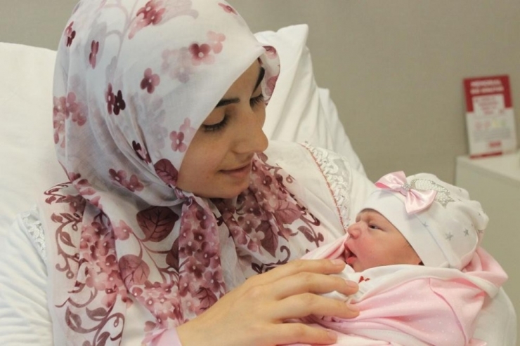 Sezaryen Sonrası Normal Doğumla İkinci Kez Anne Oldu