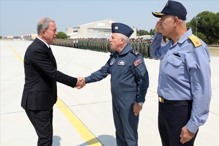 Milli Savunma Bakanı Akar: "676 Terörist Etkisiz Hale Getirildi"