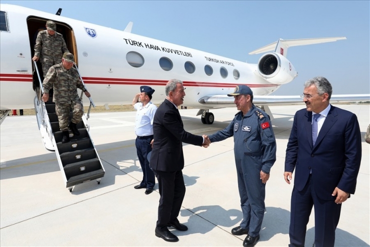 Milli Savunma Bakanı Akar: "676 Terörist Etkisiz Hale Getirildi"