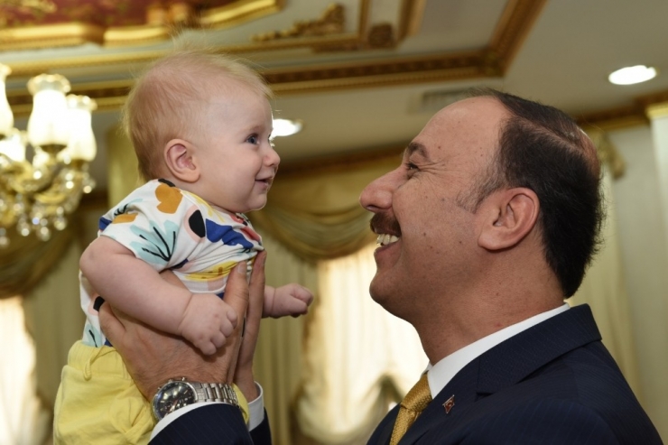 Şanlıurfa Valisi Yüzlerce Vatandaşı Makamında Ağırladı