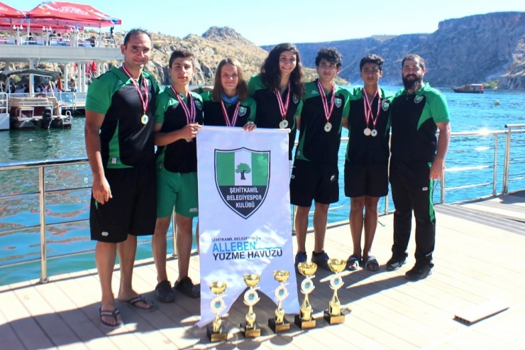 Alleben’de Başardı, Dünyaya Açıldı