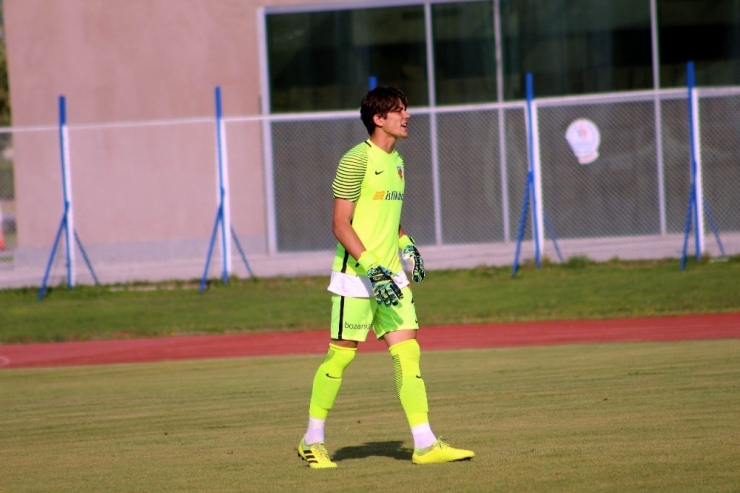 U18 Milli Takımı’nın Kadrosuna Nurettin Korkmaz Ve Doğan Alemdar Davet Edildi