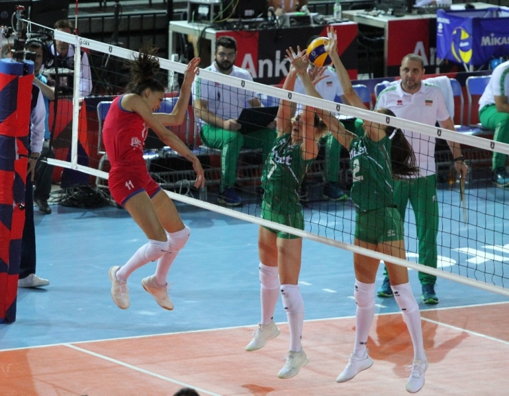 Son Şampiyon Sırbistan Yarı Finalde