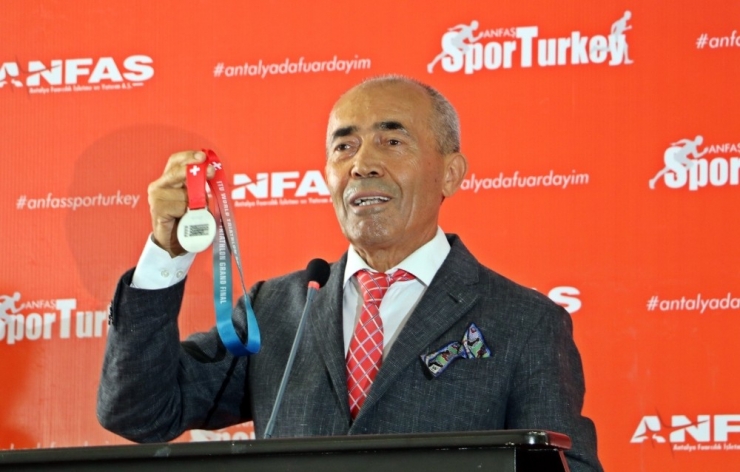 Antalya’da 2. Spor Ekipmanları, Takviye Ürünleri Ve Aktiviteleri Fuarı Başladı