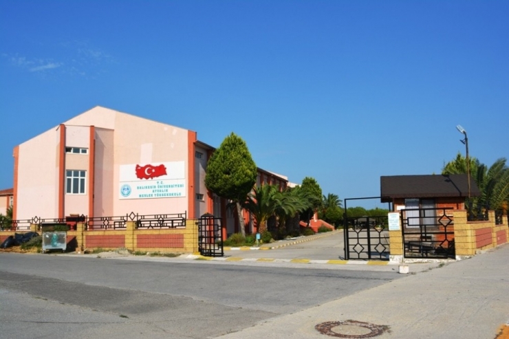 Ayvalık’ta Myo İle Kyk Yurduna Öğrenci İlgisi Yoğun