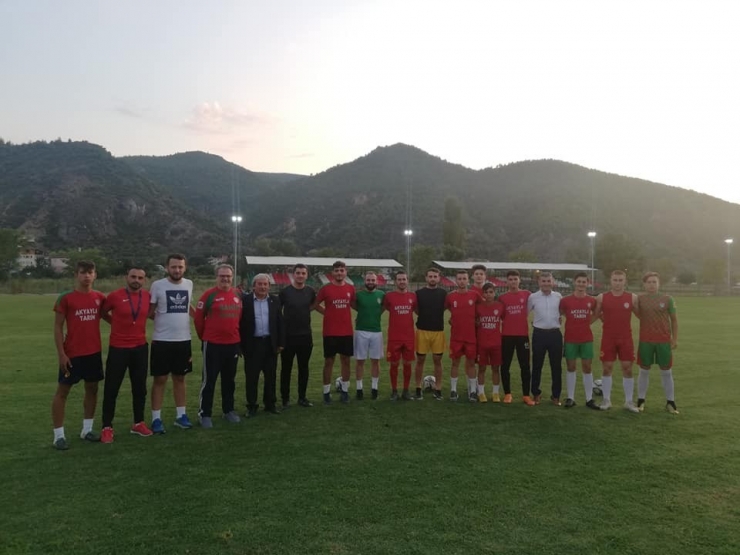Başkan Şahin Futbolcularla Bir Araya Geldi