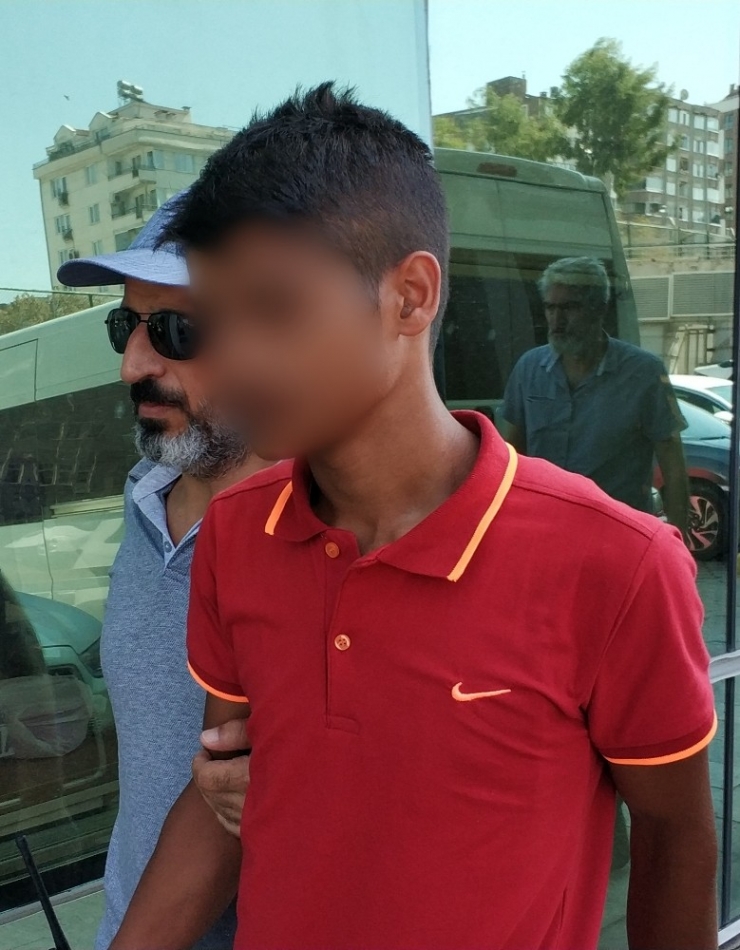 17 Yaşındaki Gencin Bıçaklanarak Ölümüyle İlgili 2 Kardeş Tutuklandı