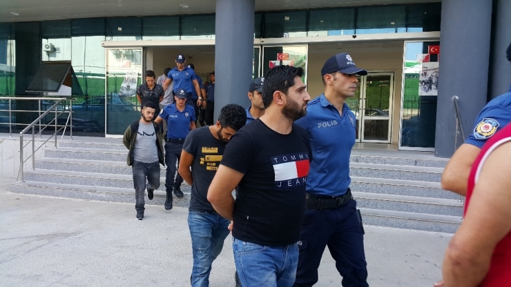 Bursa’daki Şafak Operasyonu... 2 Otobüsle Adliyeye Götürüldüler