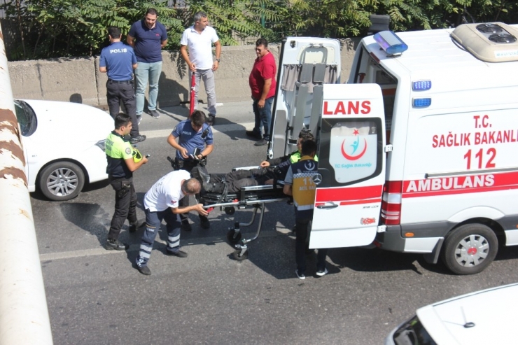 Karayolunda Kapıyı Açan Sürücü Yüzünden Trafik Polisi Canından Oluyordu