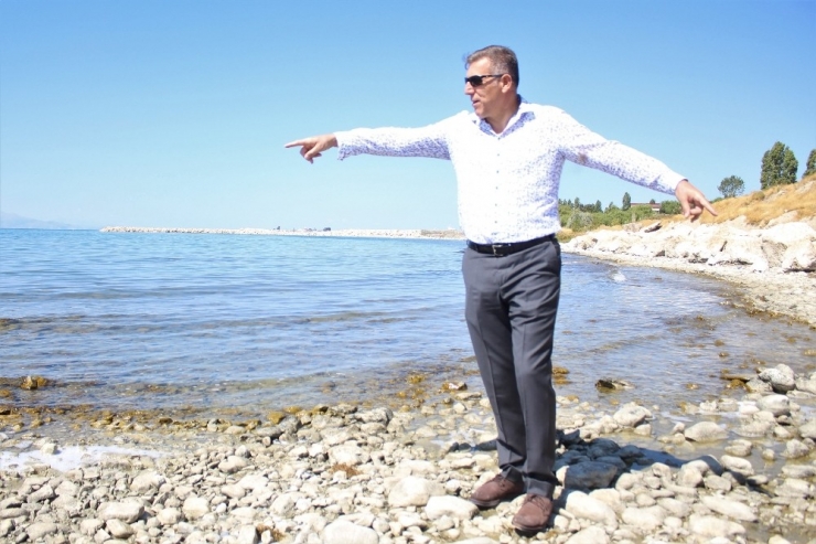 Van Gölü’nde Su Seviye Farkı Düşüyor