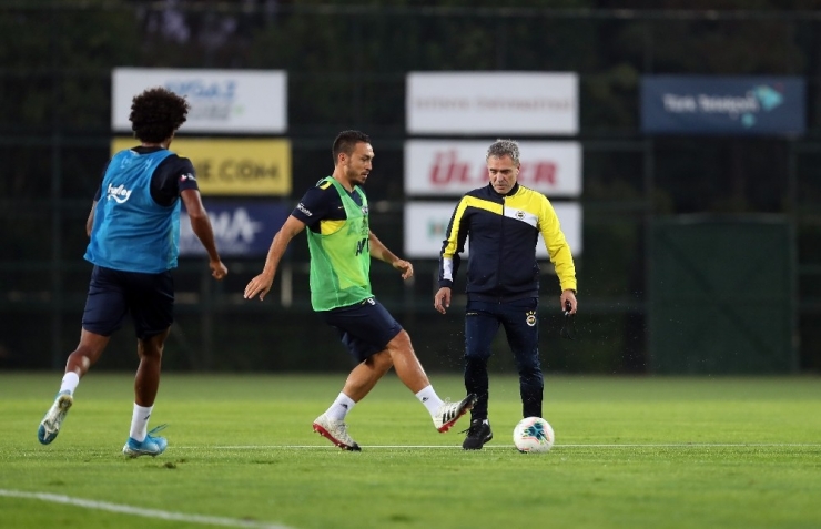 Gustavo Ve Volkan Demirel İlk Antrenmanına Çıktı