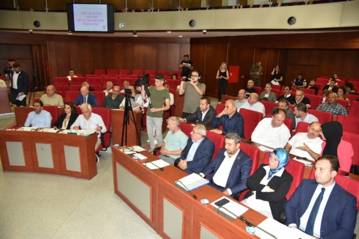 İzmit Belediyesi Meclisinde 15 Gündem Maddesi Görüşüldü