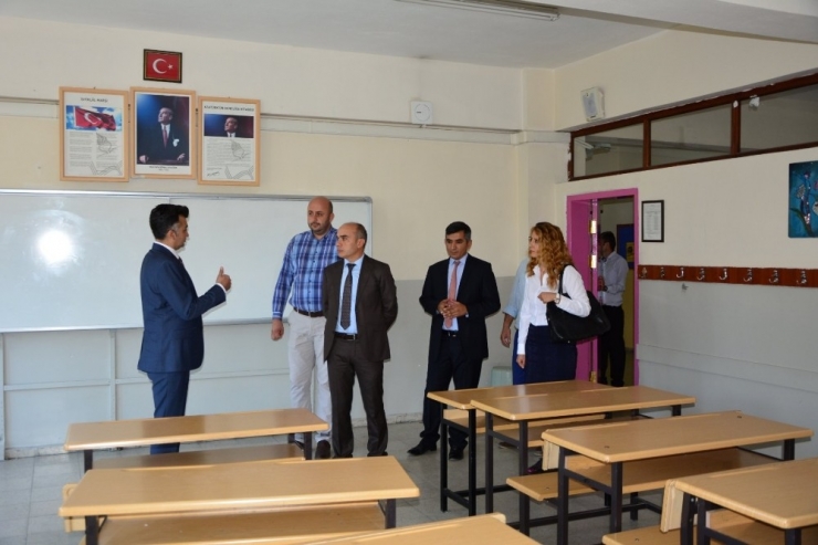 Yükümlüler Okulları Onardı