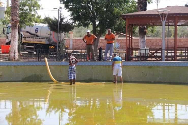 Mesire Alanındaki Su Havuzu Temizleniyor