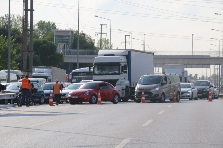 Kocaeli’de 7 Aracın Karıştığı Zincirleme Kazada Trafik Felç Oldu
