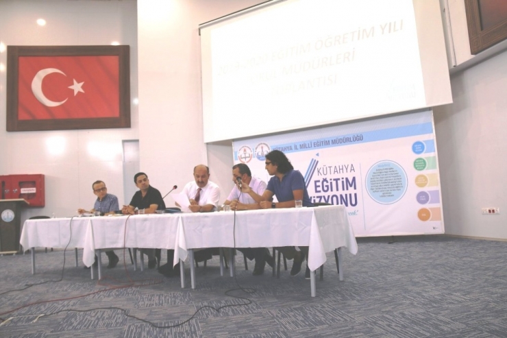 Kütahya’da Eğitim Öğretim Yılı Okul Müdürleri Sene Başı Toplantısı