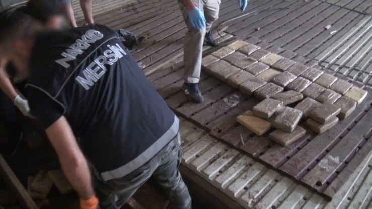 Muz Yüklü Gemide 83 Kilo Kokain Ele Geçirildi