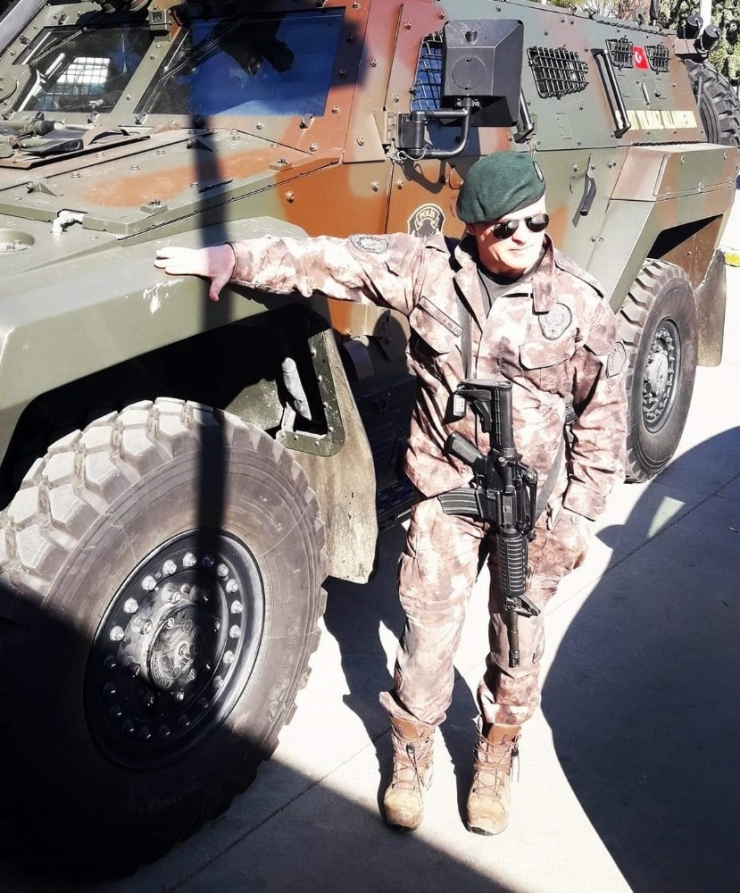 Denize Giren Özel Harekat Polisi Boğuldu