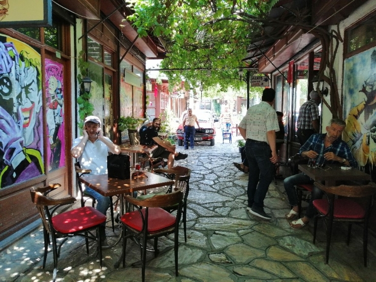 Tarihi Arasta’da Araç Krizi