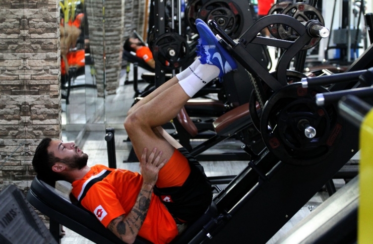 Adanaspor Çift İdmanla Çalışıyor