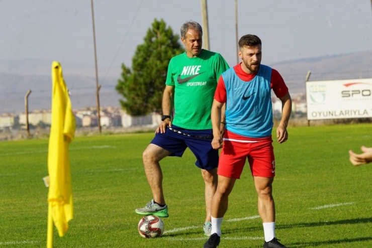 Nevşehir Belediyespor, Pazarspora’a Bileniyor