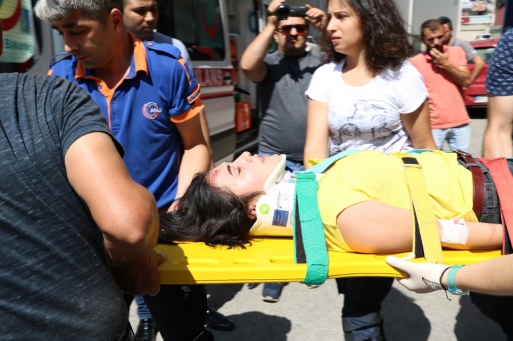 Hayatlarını Garaj Kurtardı: 2 Yaralı