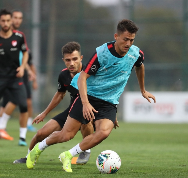 Antrenmanda Sakatlanan Cengiz Ünder Kadrodan Çıkarıldı