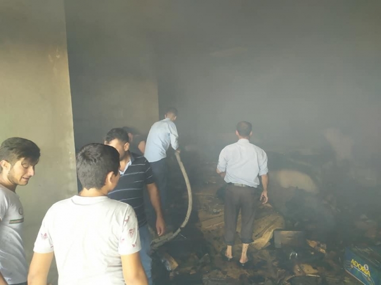 İş Yerinde Çıkan Yangın Korkuttu