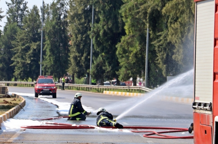 Antalya’da Lpg Tankeri 7,5 Saattir Yanıyor