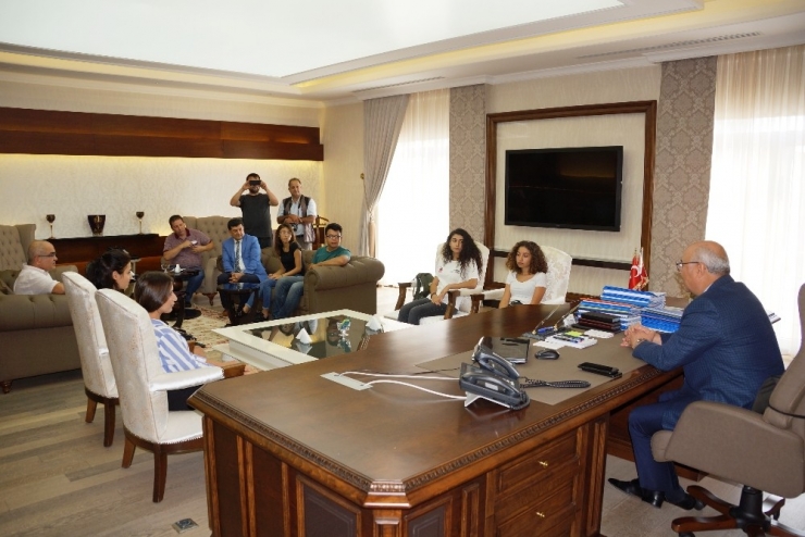 Vali Köşger; “Bu Çocukların Annesi De Babası Da Biziz”