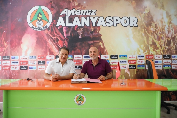 Alanyaspor Bahçeşehir Okulları İle Sözleşme Yeniledi
